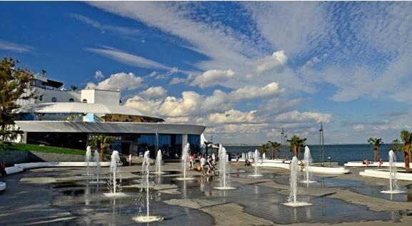 Трёхуровневая Квартира У Моря Odessa Dış mekan fotoğraf